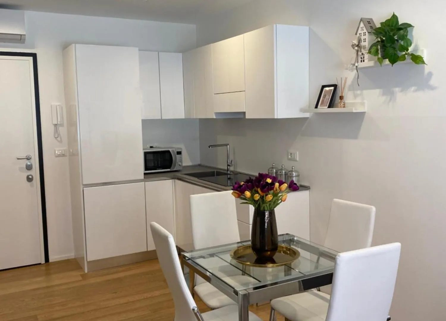 Gramsci 2 - Cozy Apartment Near Sempione Park! Milán